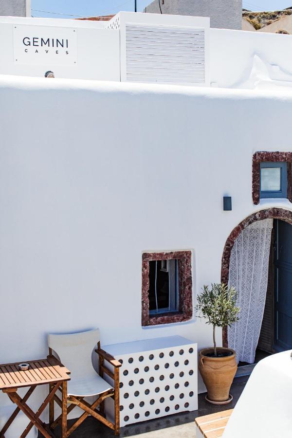 Gemini Caves Oia